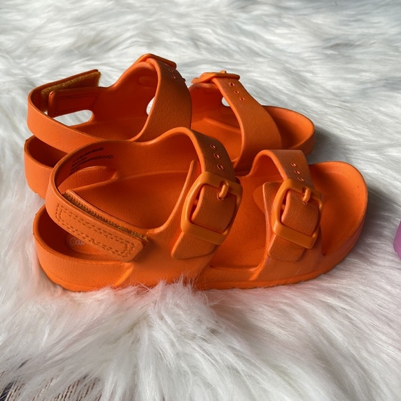 Cat and Jack girls adjustable buckle sandals - Picture 7 of 7